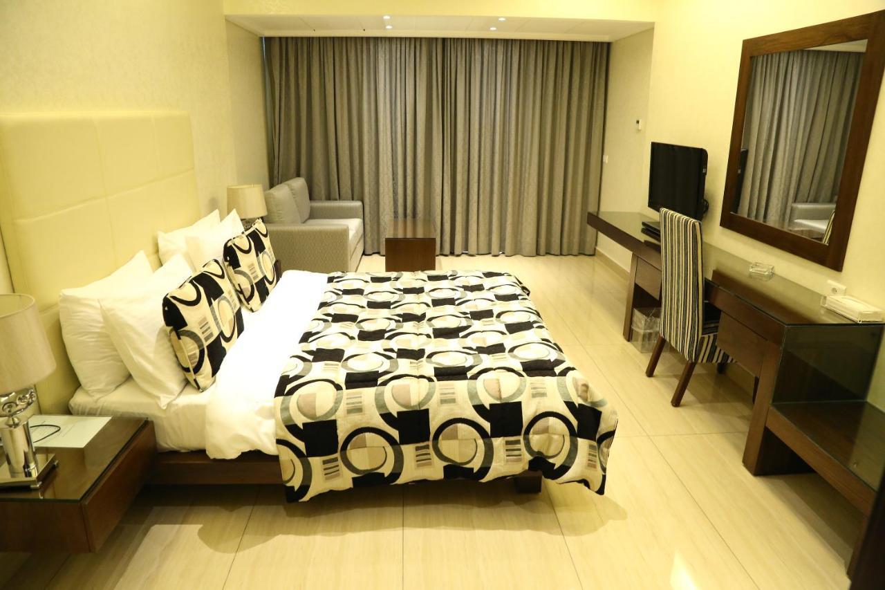 Verdun Suites Hotel Beirut Bagian luar foto